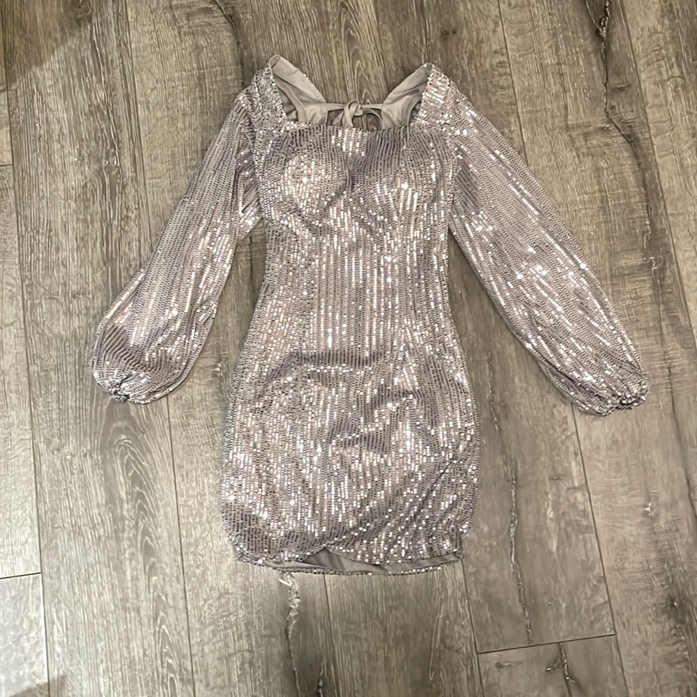 Gray sparkle fitted dress good length built in bra pads